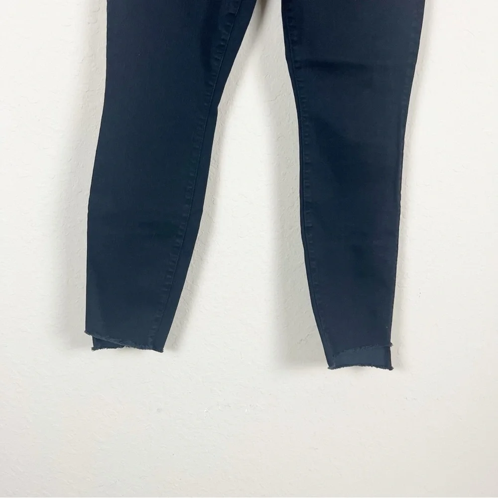 Mother The Stunner Zip Ankle Step Fray Jeans In Not Guilty Black Size 27